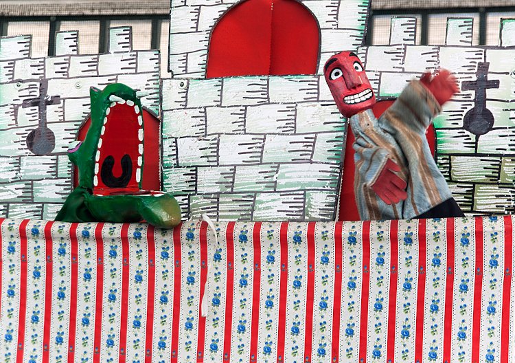 Três histórias com Robertos - Marienetas da Feira