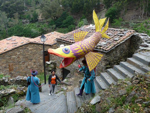 Mostrengos - Parada dos 7 mares - Teatro de Marionetas de Mandrágora